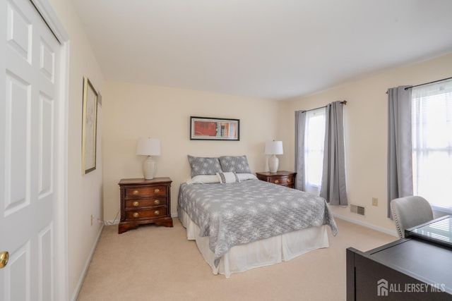 26 Kinglet Drive S, Plainsboro, NJ 08512