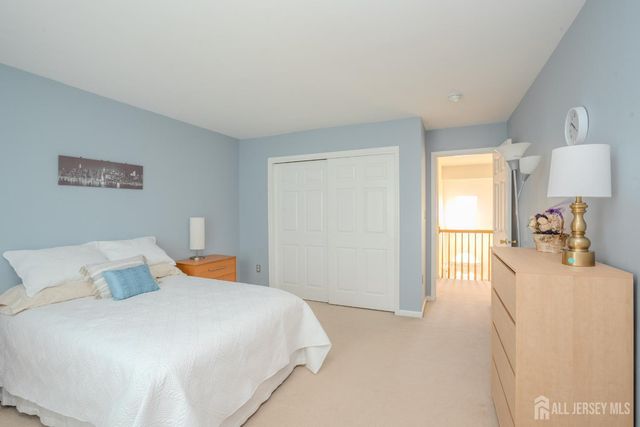 26 Kinglet Drive S, Plainsboro, NJ 08512