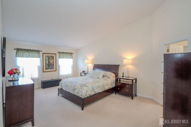 26 Kinglet Drive S, Plainsboro, NJ 08512