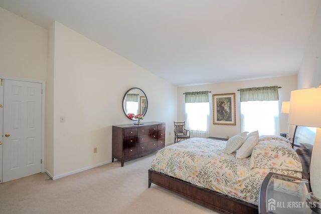 26 Kinglet Drive S, Plainsboro, NJ 08512