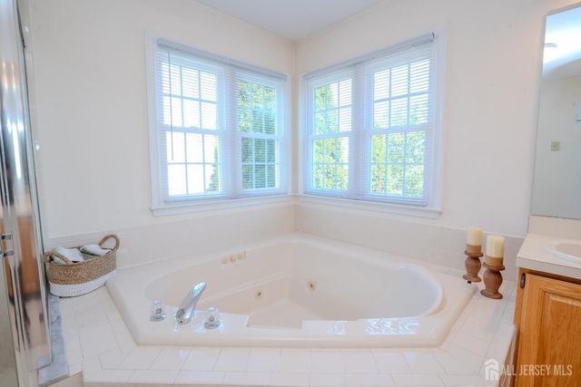 26 Kinglet Drive S, Plainsboro, NJ 08512