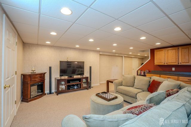 26 Kinglet Drive S, Plainsboro, NJ 08512