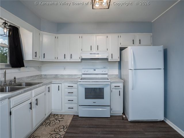 5011 Tipperary Street, Charleston, WV 25313