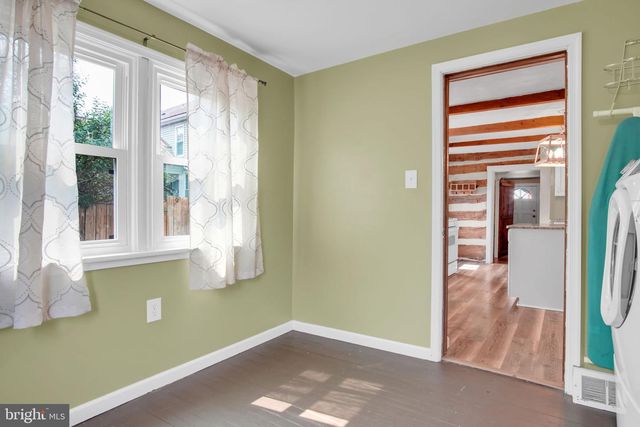 61 W MAIN ST, New Kingstown, PA 17072