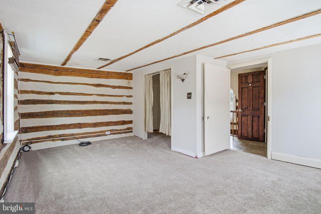 61 W MAIN ST, New Kingstown, PA 17072