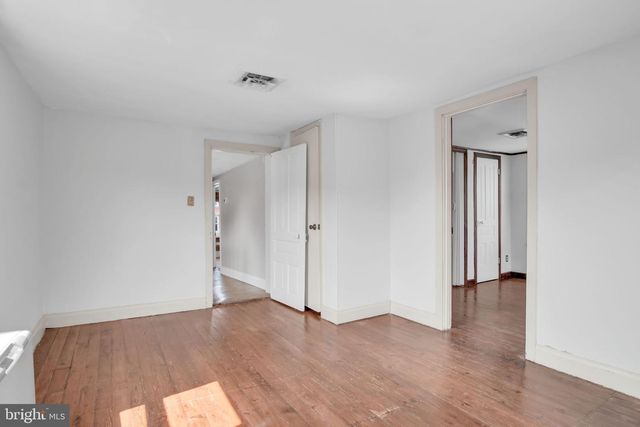 61 W MAIN ST, New Kingstown, PA 17072