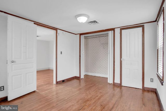 61 W MAIN ST, New Kingstown, PA 17072