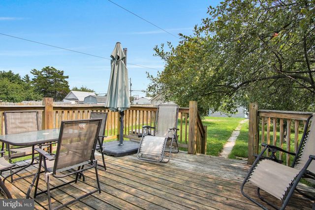 61 W MAIN ST, New Kingstown, PA 17072