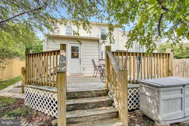 61 W MAIN ST, New Kingstown, PA 17072