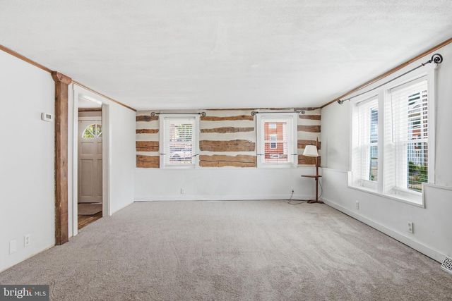 61 W MAIN ST, New Kingstown, PA 17072