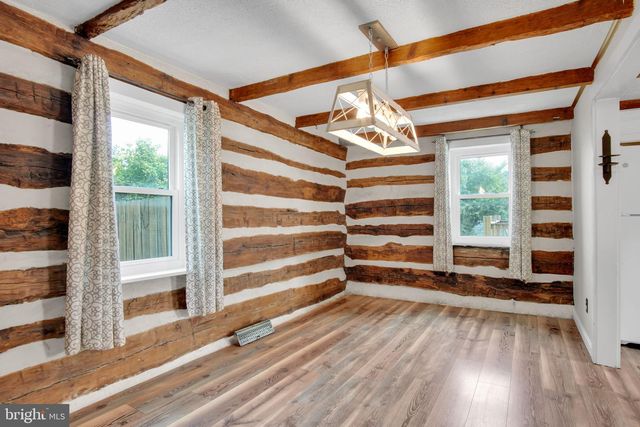 61 W MAIN ST, New Kingstown, PA 17072