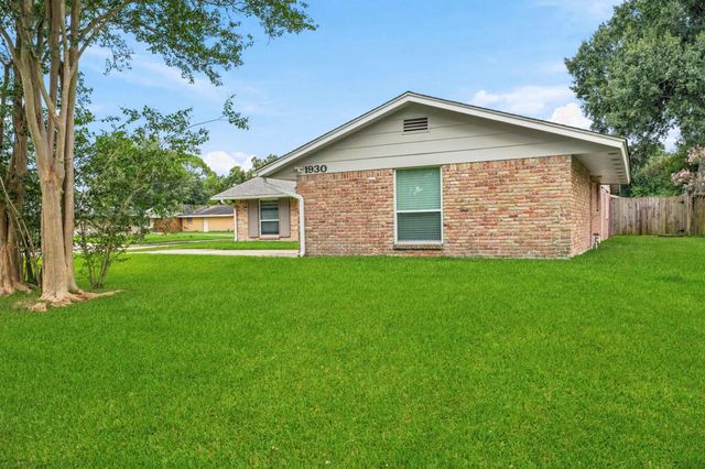 1930 Redway Lane, Houston, TX 77062