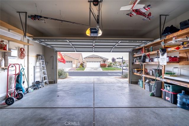 19493 Tor Hill, Apple Valley, CA 92308