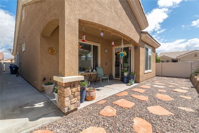 19493 Tor Hill, Apple Valley, CA 92308