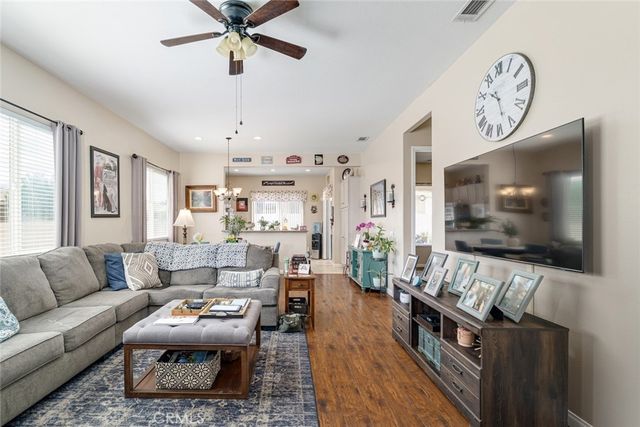 19493 Tor Hill, Apple Valley, CA 92308