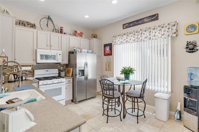 19493 Tor Hill, Apple Valley, CA 92308