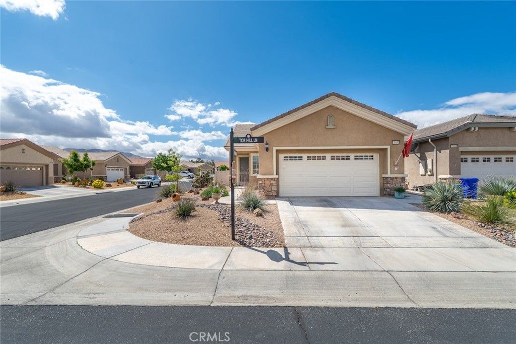 19493 Tor Hill, Apple Valley, CA 92308