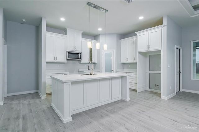 6514 N La Villita Street, Edinburg, TX 78542