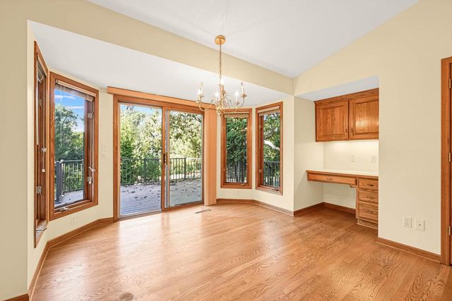 1244 Hickory DRIVE N, Waukesha, WI 53186