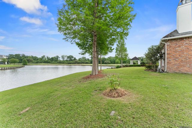 15425 Victory Hill Ct, Baton Rouge, LA 70810