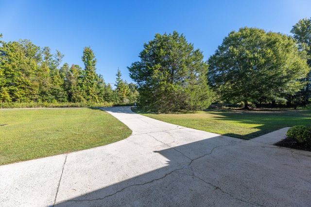 2566 Lamb Road, Smiths Station, AL 36877