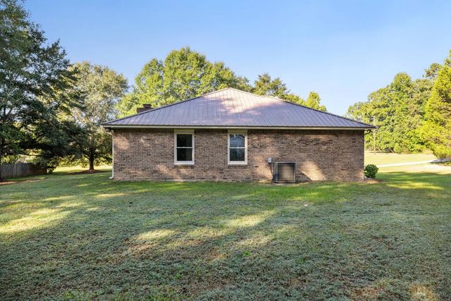 2566 Lamb Road, Smiths Station, AL 36877