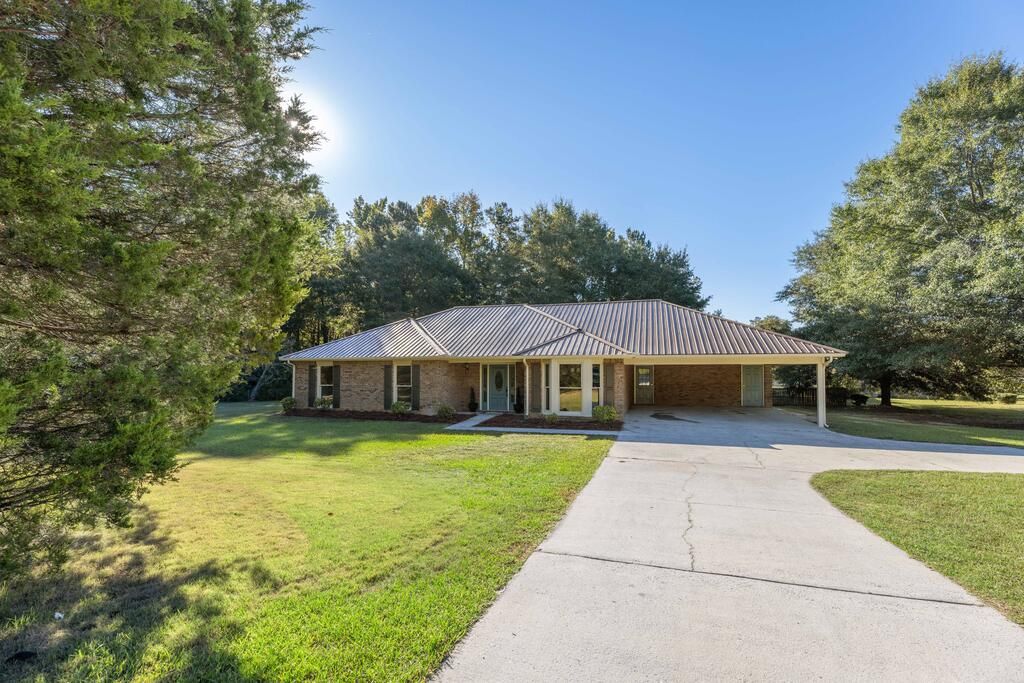 2566 Lamb Road, Smiths Station, AL 36877