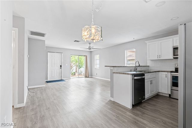 1031 SE 8th TER 2H, Cape Coral, FL 33990