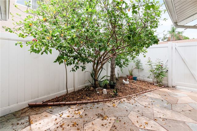 1031 SE 8th TER 2H, Cape Coral, FL 33990