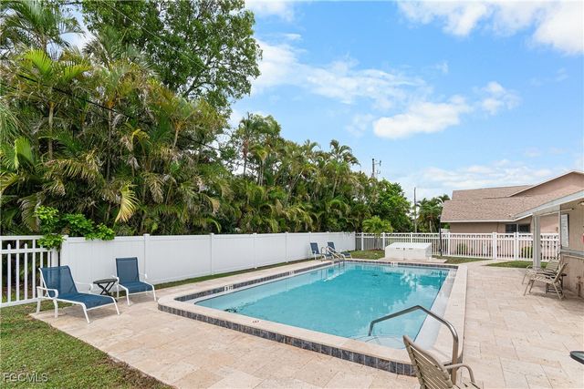 1031 SE 8th TER 2H, Cape Coral, FL 33990