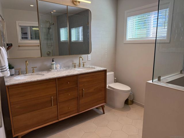 8055 Cinnabar Dr, La Mesa, CA 91941