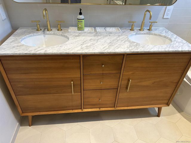 8055 Cinnabar Dr, La Mesa, CA 91941