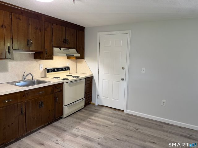 17 Farmington Avenue 10, Plainville, CT 06062