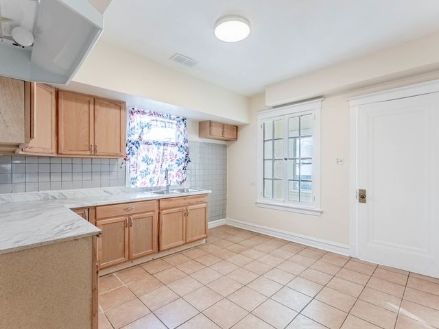 2426 S Central Avenue, Cicero, IL 60804