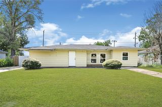 5946 Ridgeway Drive, Houston, TX 77033