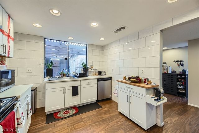 3143 Sonata Drive, Las Vegas, NV 89121