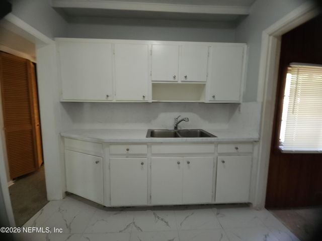 8004 DELAWARE Avenue, Jacksonville, FL 32208