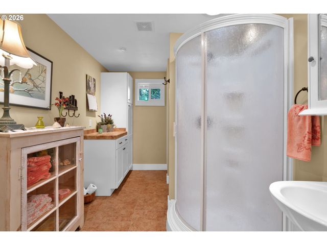 6027 VIEW Loop, Florence, OR 97439