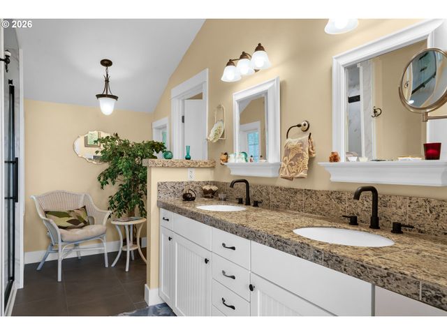 6027 VIEW Loop, Florence, OR 97439