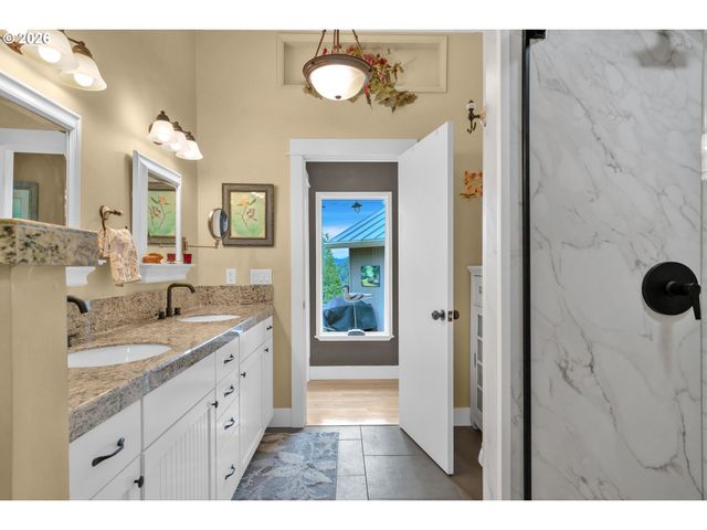 6027 VIEW Loop, Florence, OR 97439