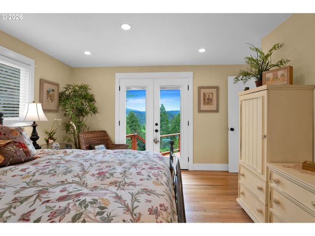 6027 VIEW Loop, Florence, OR 97439