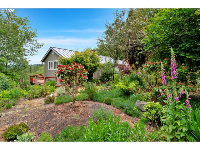 6027 VIEW Loop, Florence, OR 97439