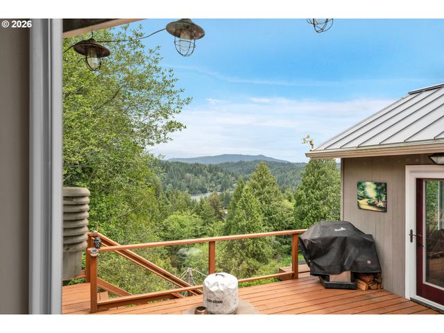 6027 VIEW Loop, Florence, OR 97439