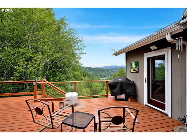 6027 VIEW Loop, Florence, OR 97439