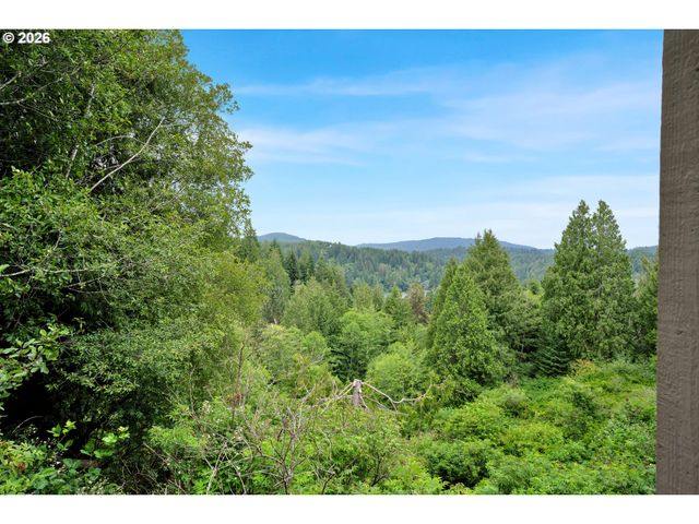 6027 VIEW Loop, Florence, OR 97439
