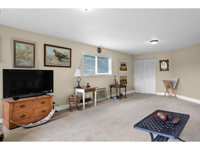 6027 VIEW Loop, Florence, OR 97439