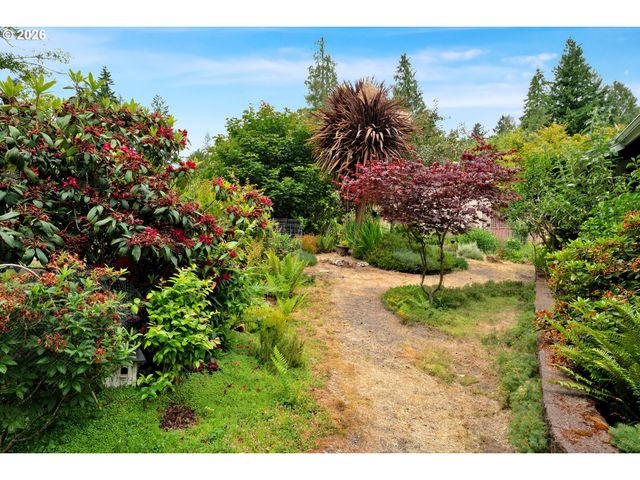 6027 VIEW Loop, Florence, OR 97439