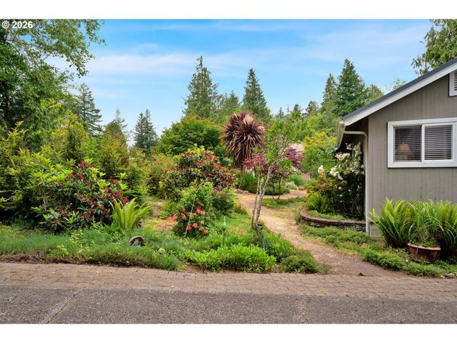 6027 VIEW Loop, Florence, OR 97439