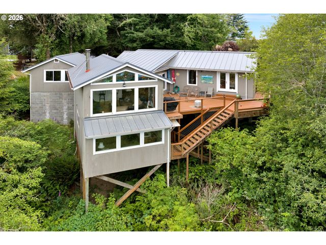 6027 VIEW Loop, Florence, OR 97439