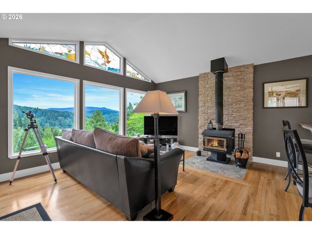 6027 VIEW Loop, Florence, OR 97439